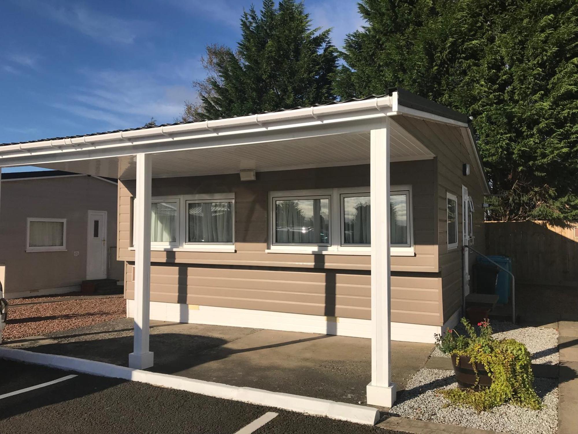 2 Bedroom Self-Catering Chalet Stepps Exterior photo